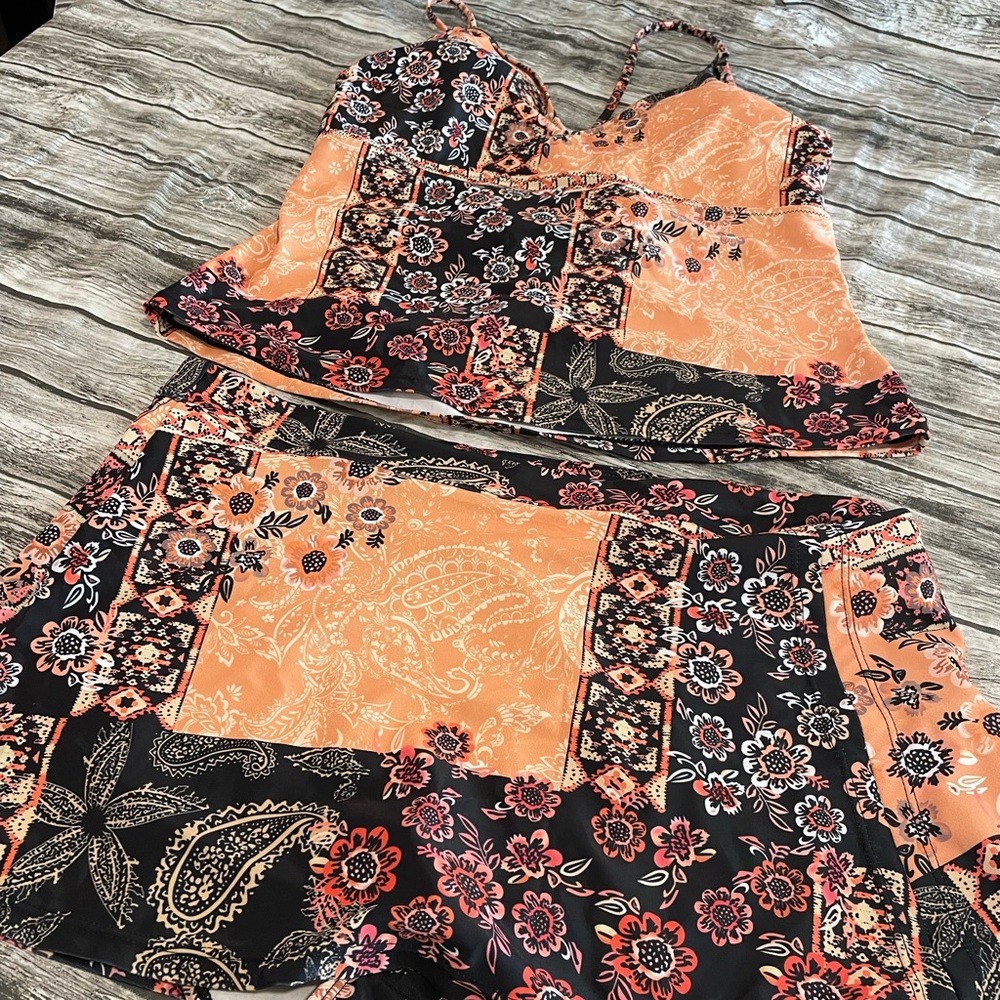 2 piece tankini beautiful florals - Picture 2 of 2